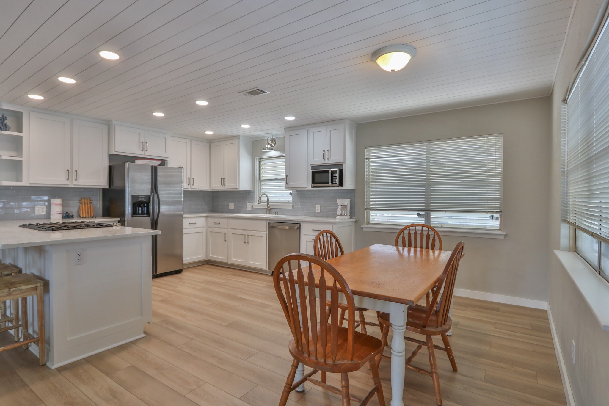 32 N Curlew Street, La Marque, TX 77568