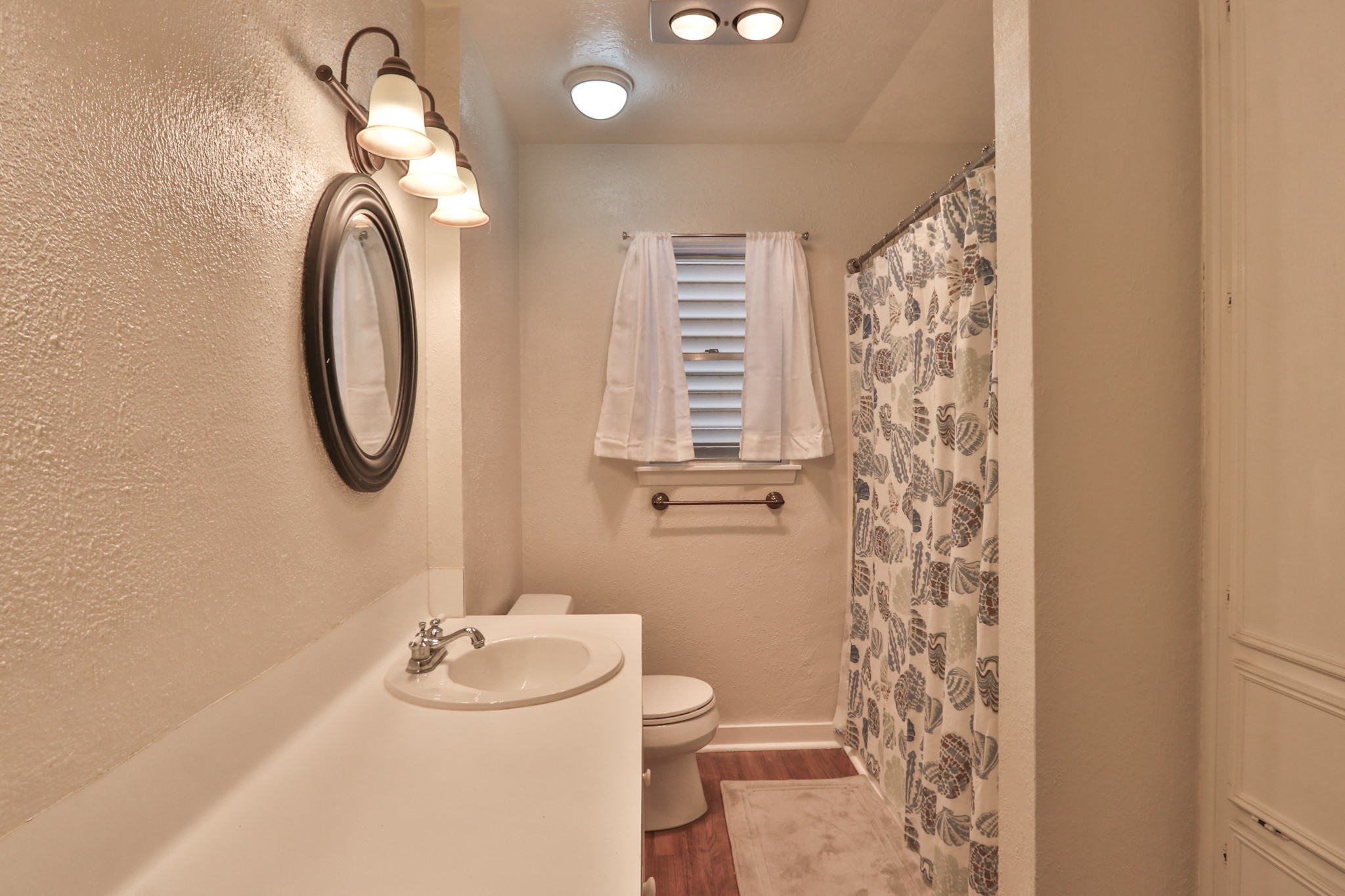 32 N Curlew Street, La Marque, TX 77568