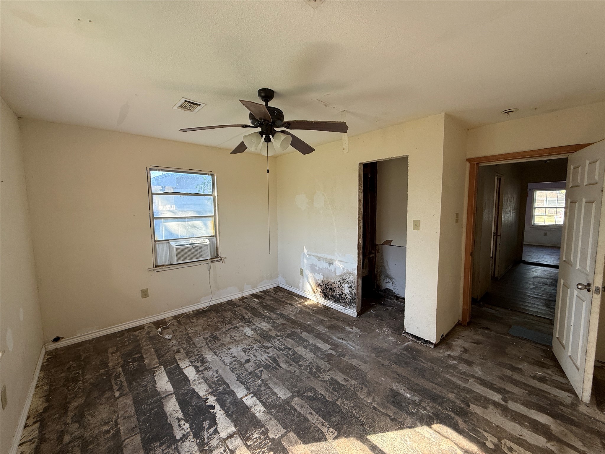 2001 Isla Drive, Pearland, TX 77581