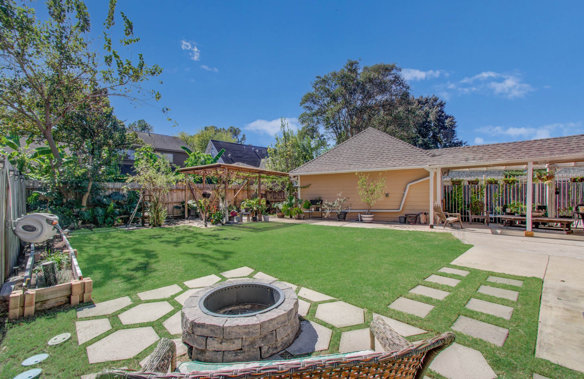 4243 Meadowchase Lane, Houston, TX 77014