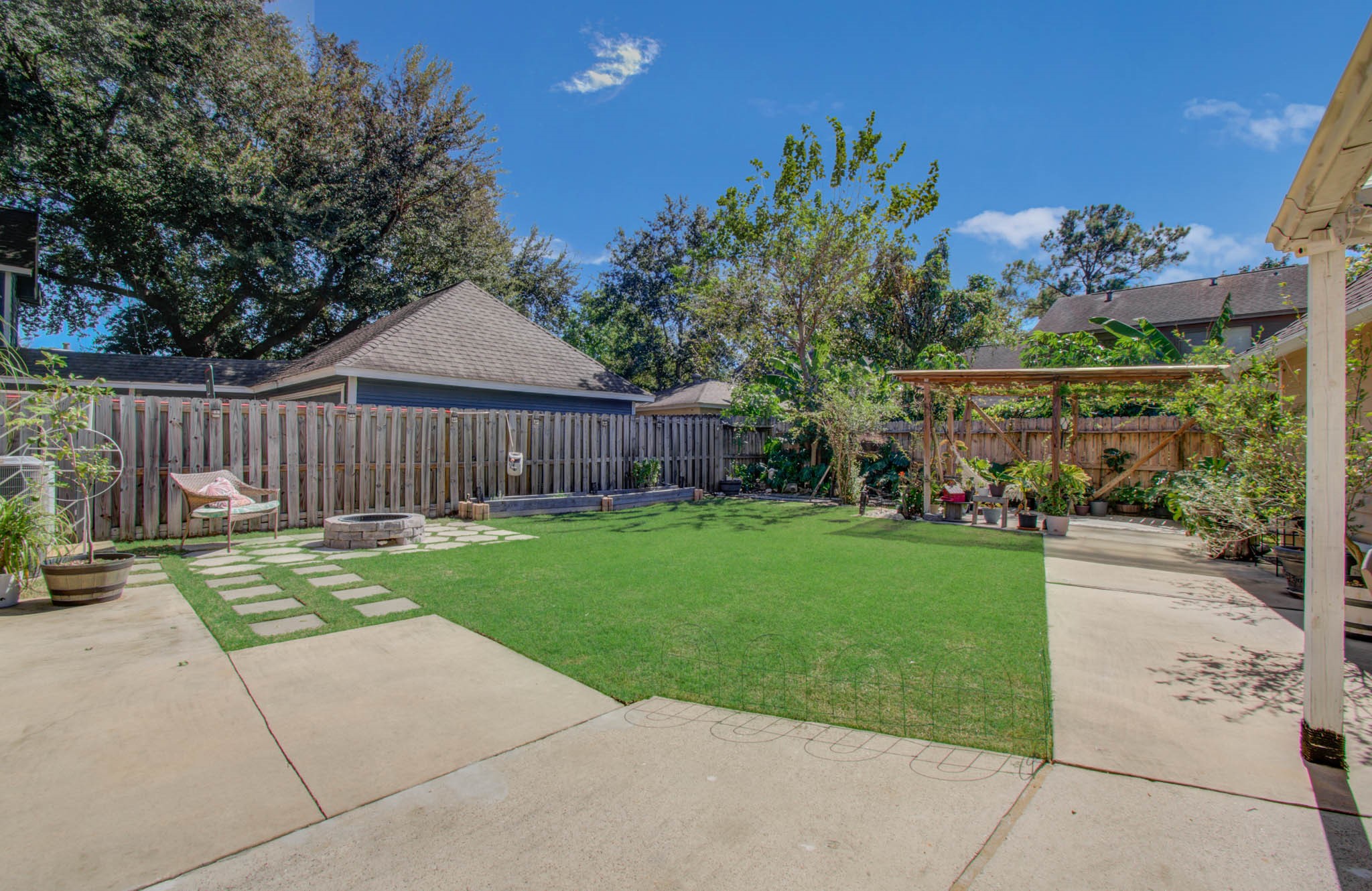 4243 Meadowchase Lane, Houston, TX 77014