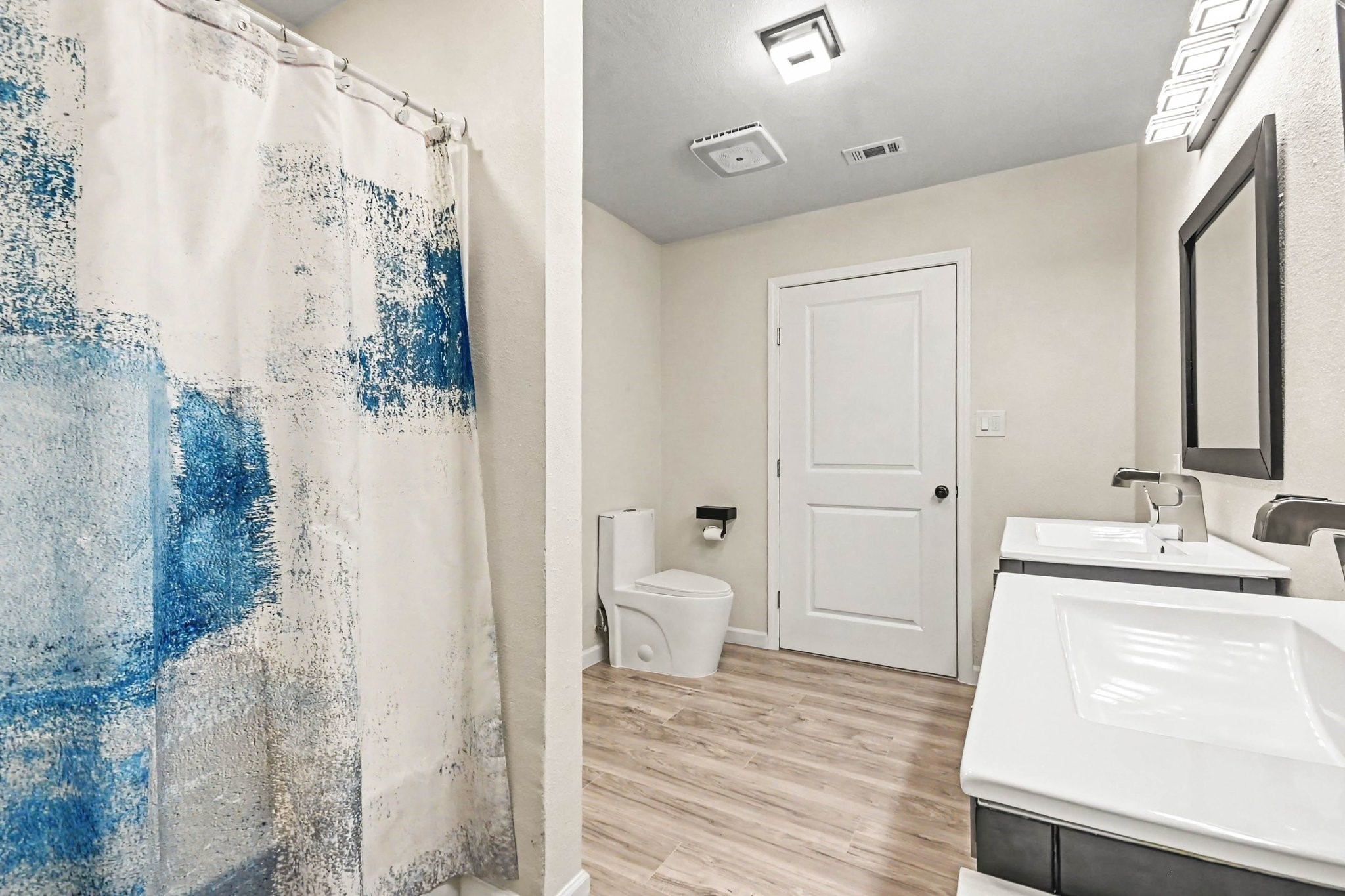 guest/game room bathrooom