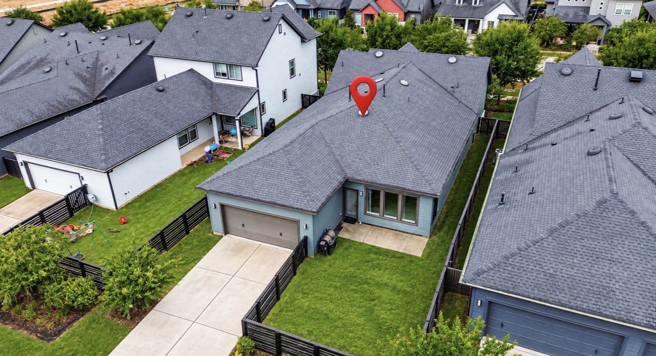 Shopping, dining, entertainment and extensive outdoor amenities bring everyday convenience to the Bridgeland lifestyle.