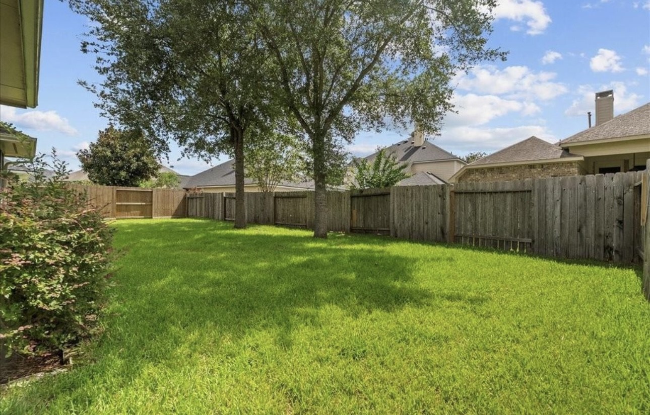 621 Rocky Hollow Lane, League City, TX 77573