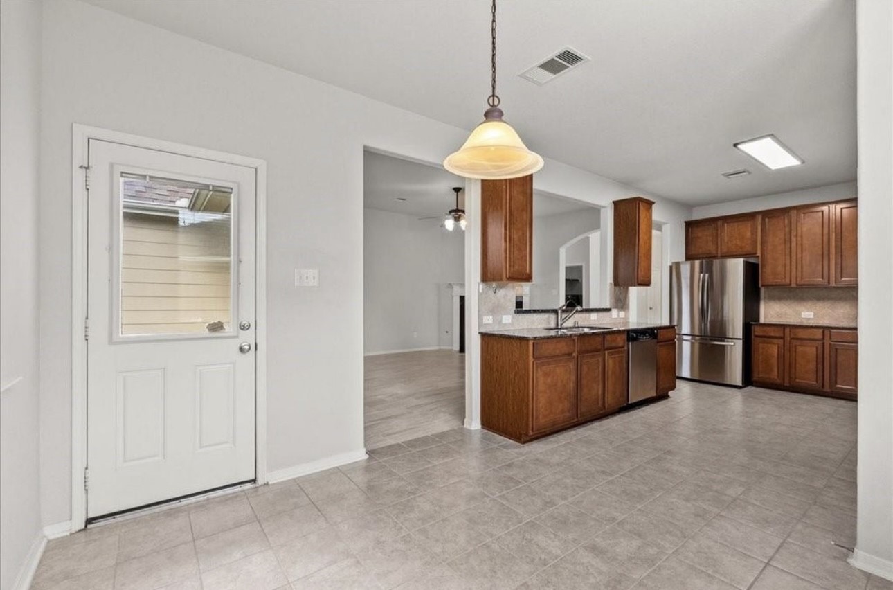 621 Rocky Hollow Lane, League City, TX 77573