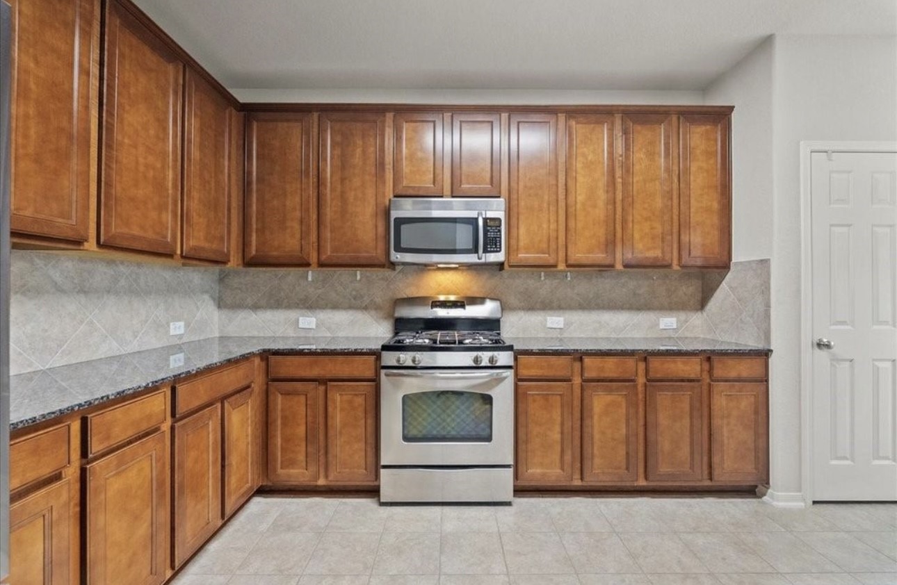 621 Rocky Hollow Lane, League City, TX 77573