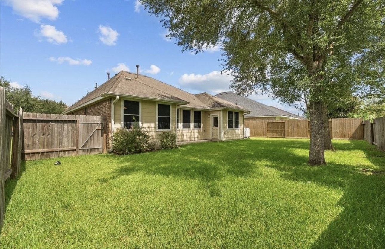 621 Rocky Hollow Lane, League City, TX 77573