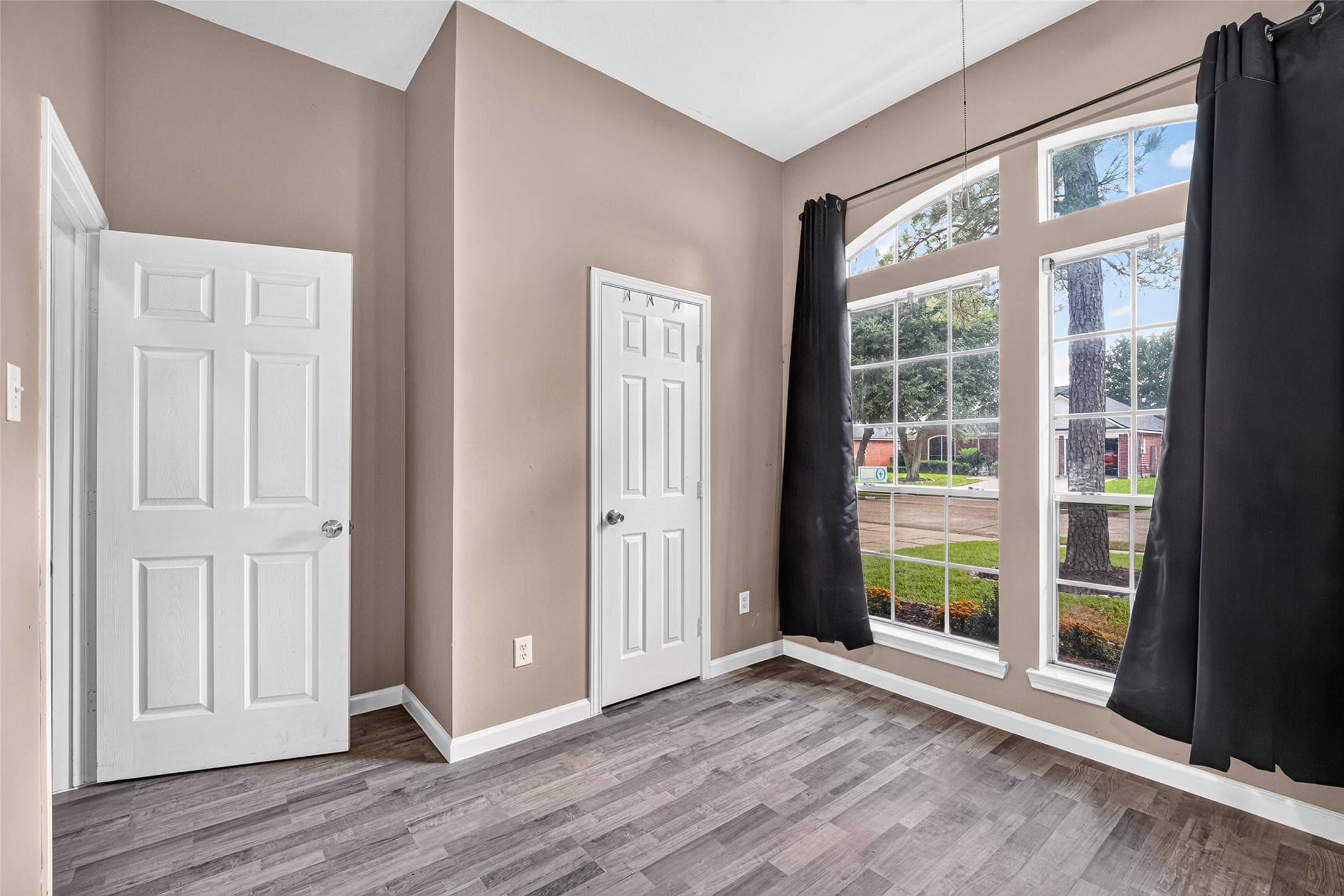 3907 Vinecrest Drive, Pearland, TX 77584