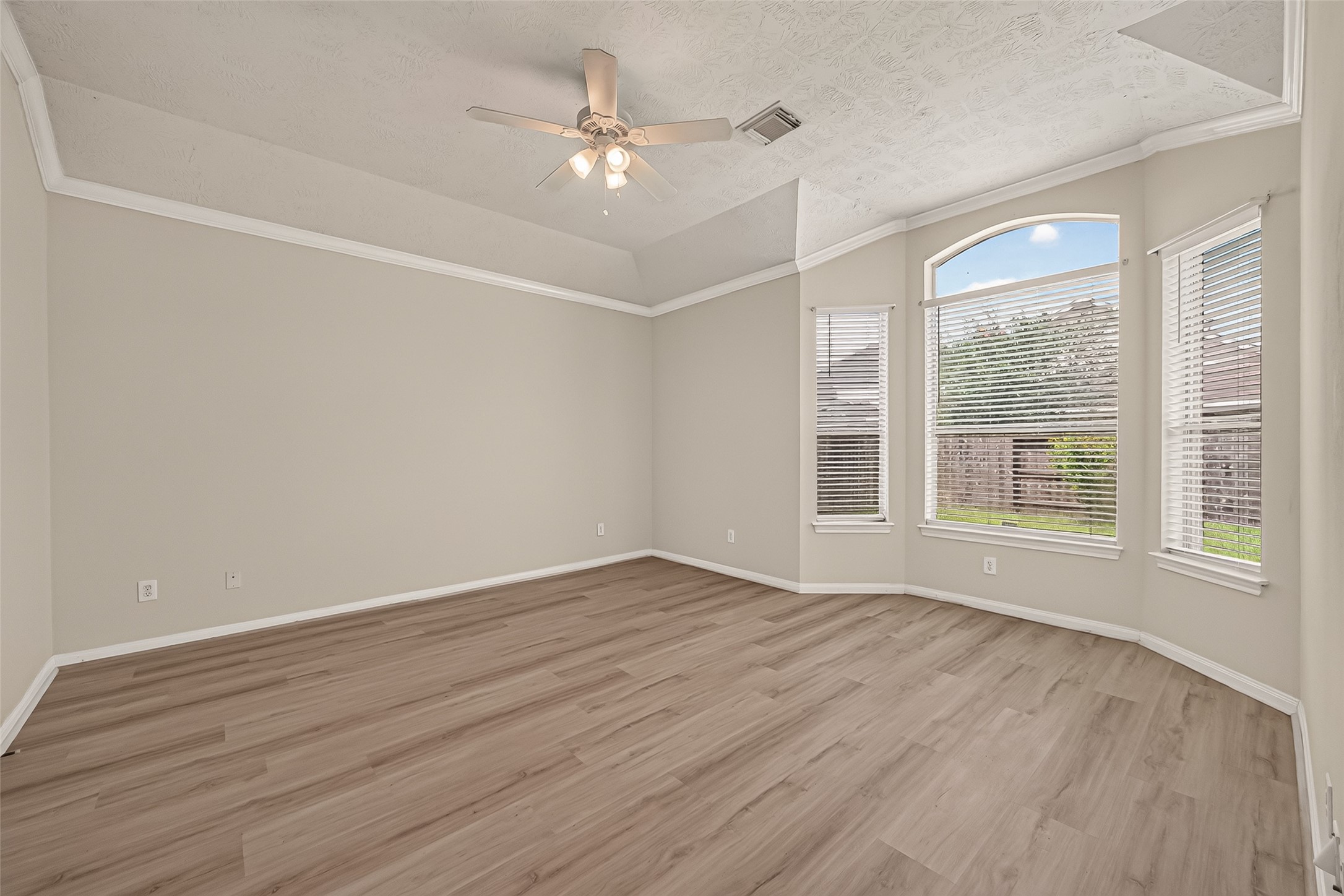 14207 Rolling Hills Lane, Rosharon, TX 77583