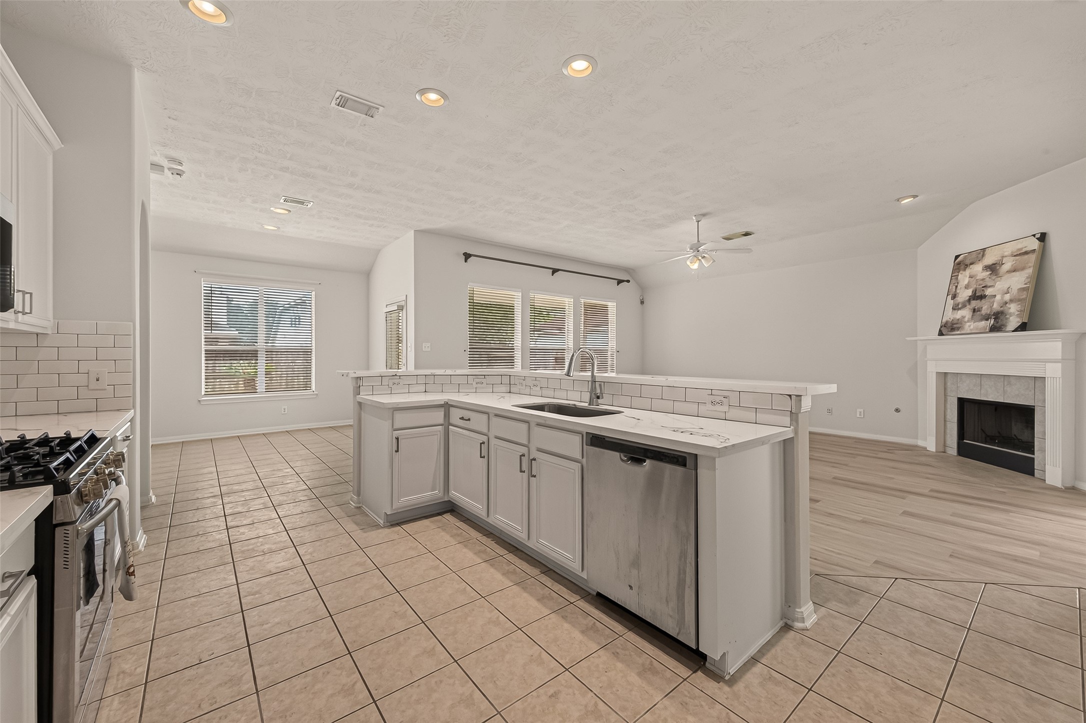 14207 Rolling Hills Lane, Rosharon, TX 77583