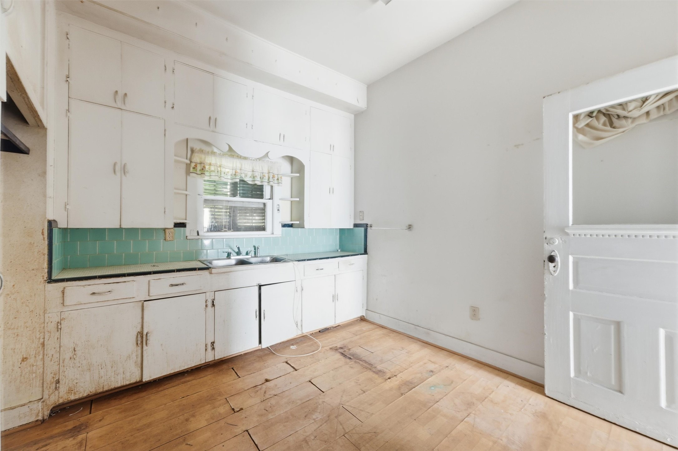 1702 Rosenberg Street, Galveston, TX 77550