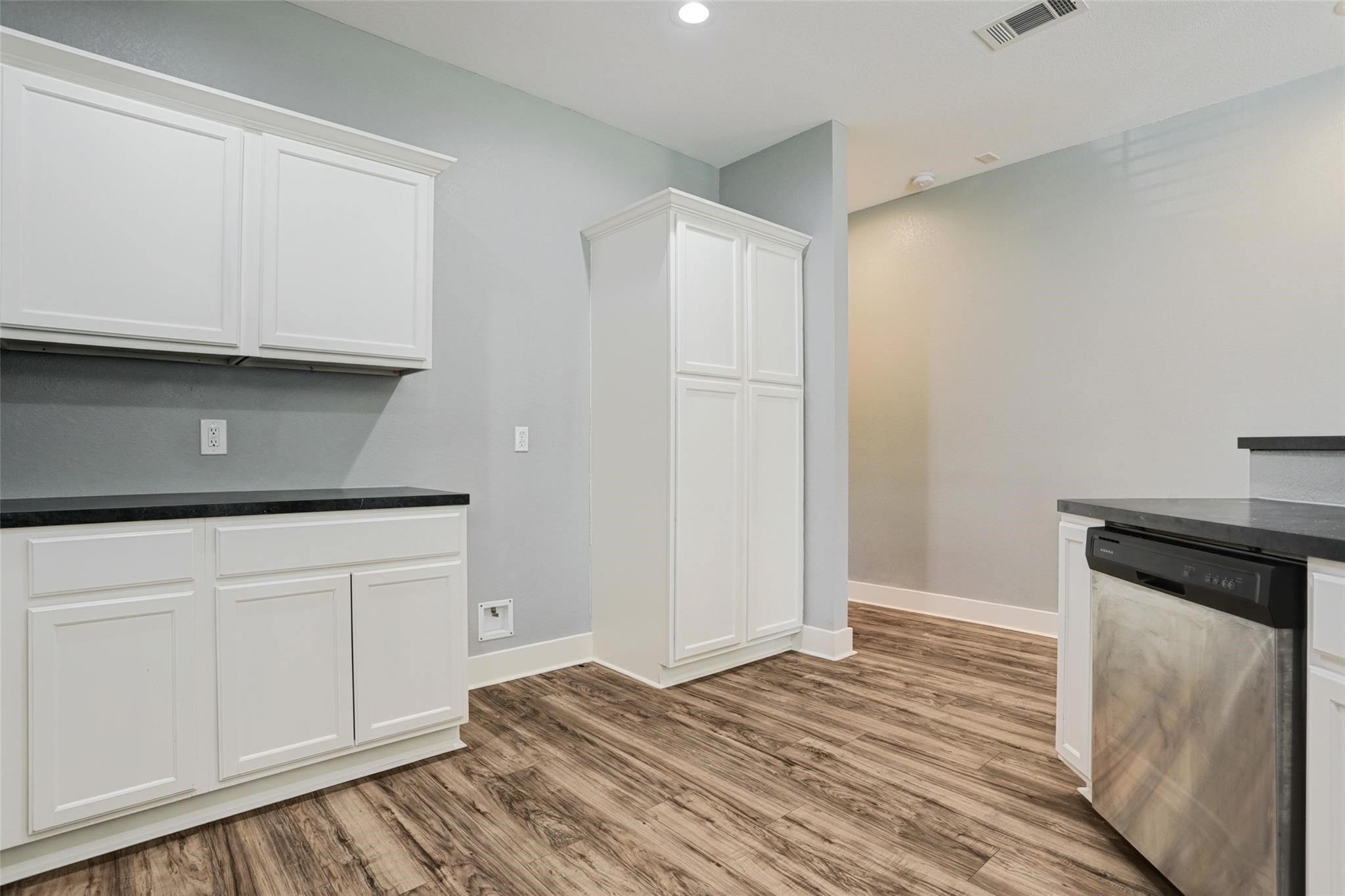 1610 W Willis, Alvin, TX 77511