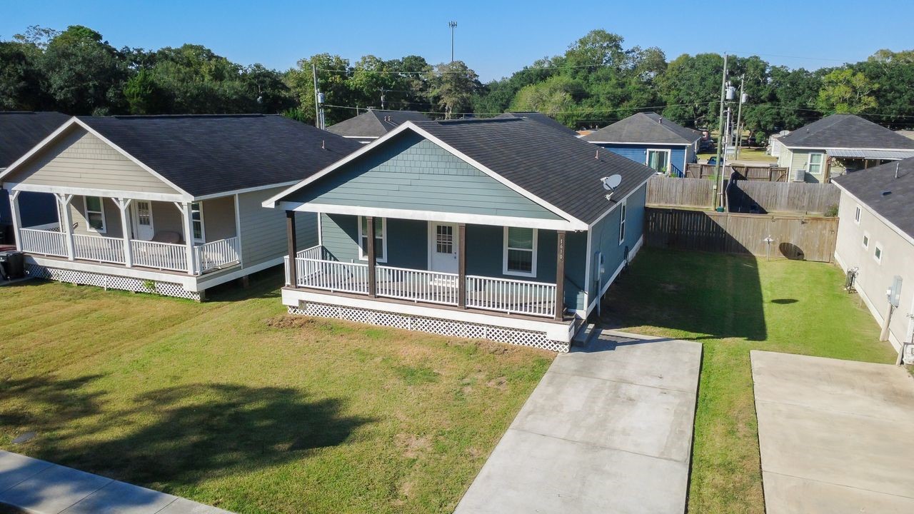 1610 W Willis, Alvin, TX 77511