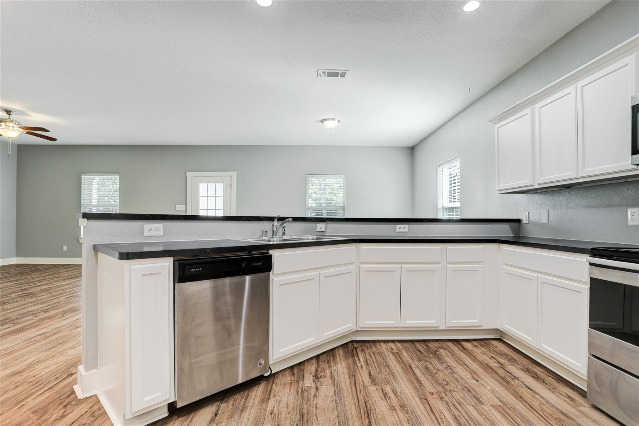1610 W Willis, Alvin, TX 77511