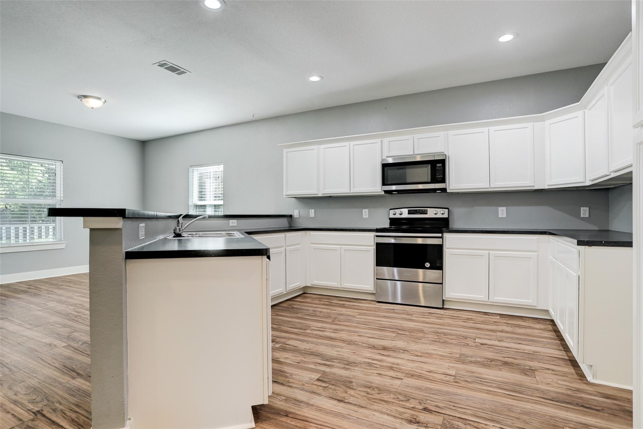 1610 W Willis, Alvin, TX 77511