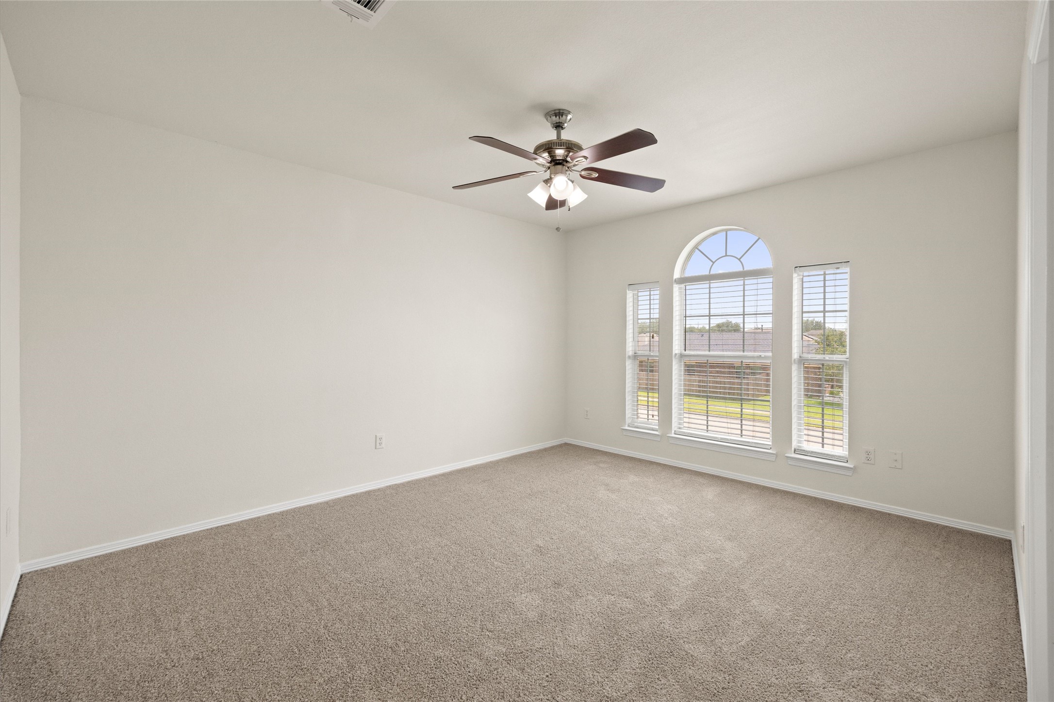 5213 Bailey Lane, Alvin, TX 77511