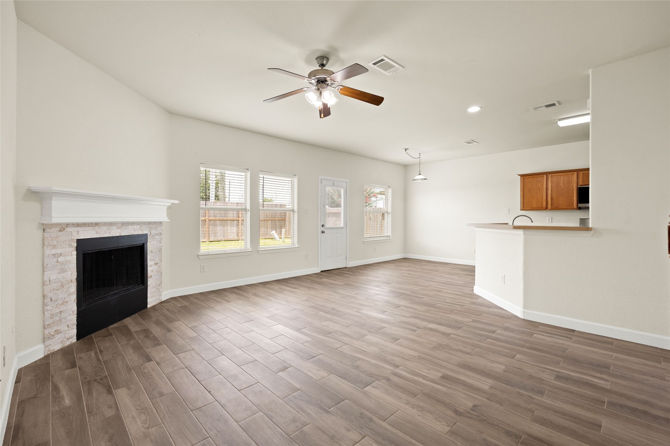 5213 Bailey Lane, Alvin, TX 77511