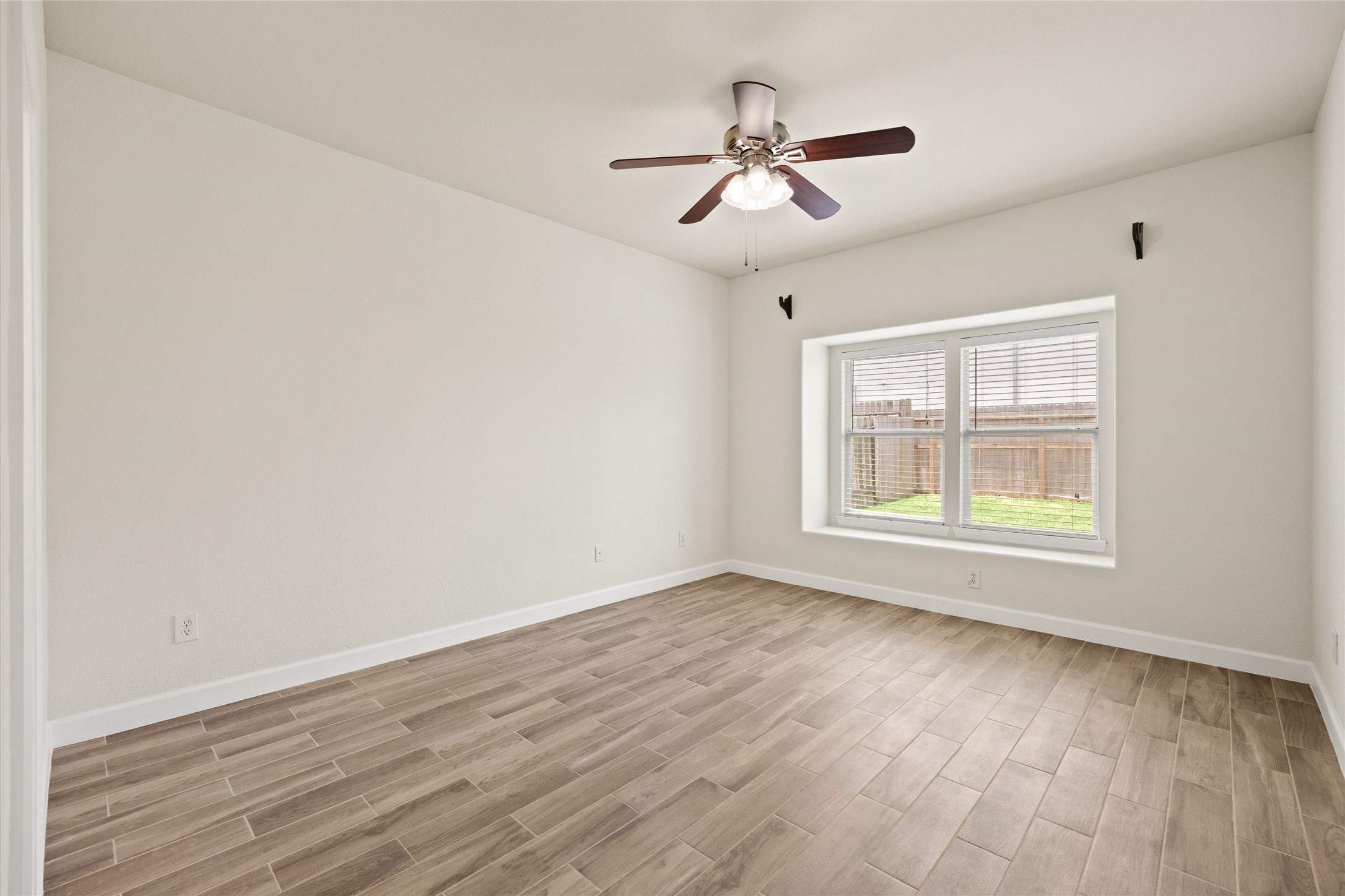 5213 Bailey Lane, Alvin, TX 77511