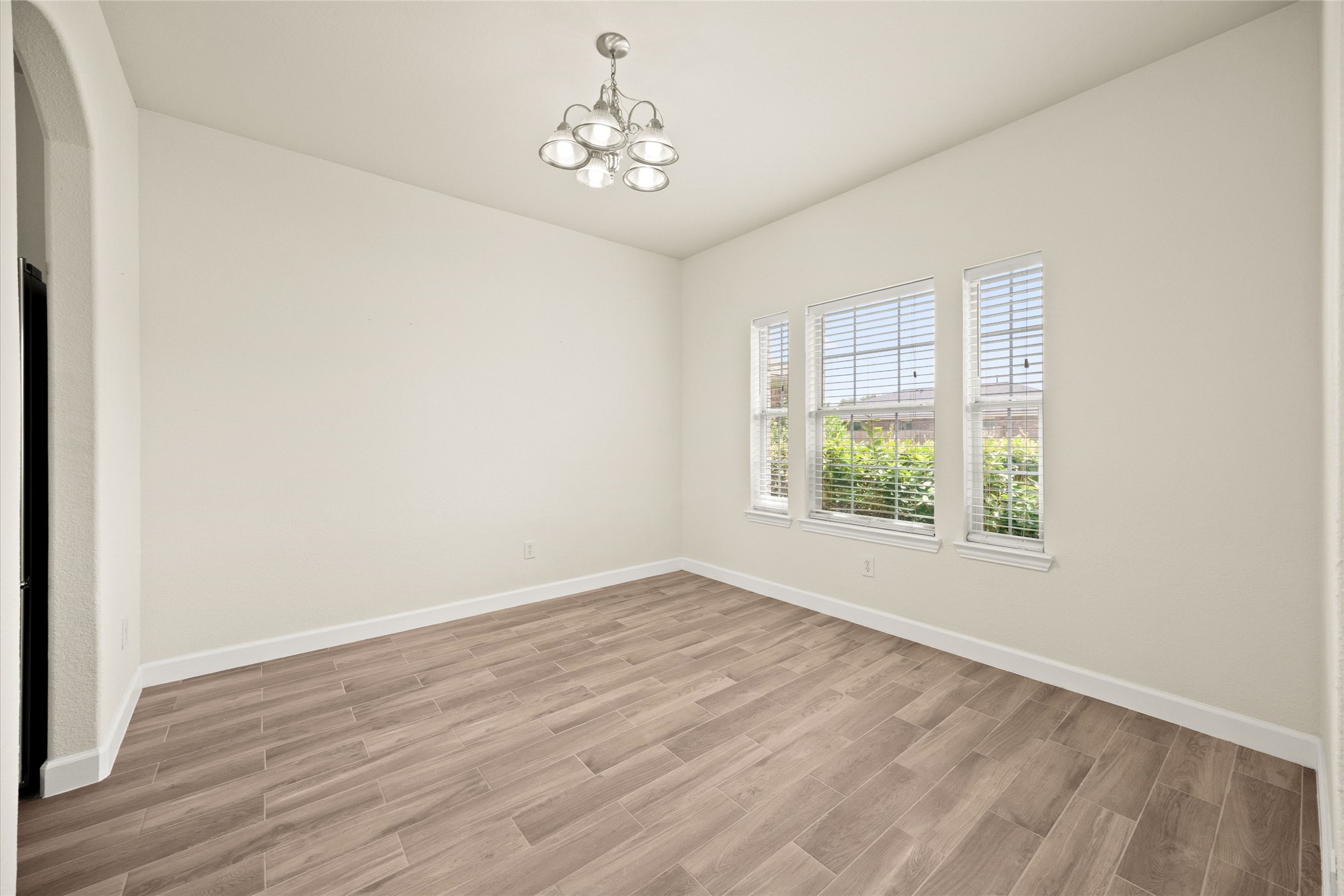 5213 Bailey Lane, Alvin, TX 77511