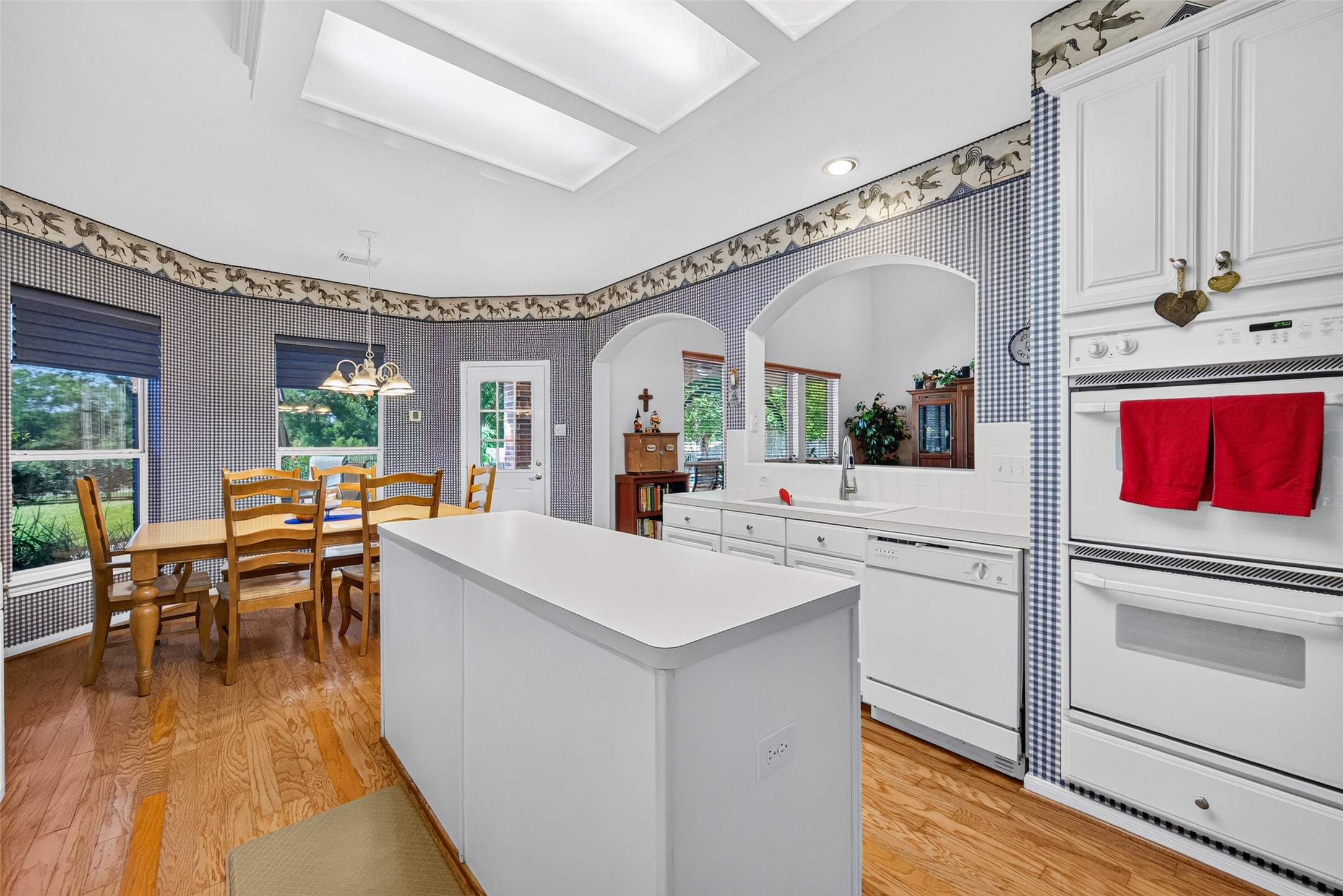 410 Seaborough Lane, League City, TX 77573