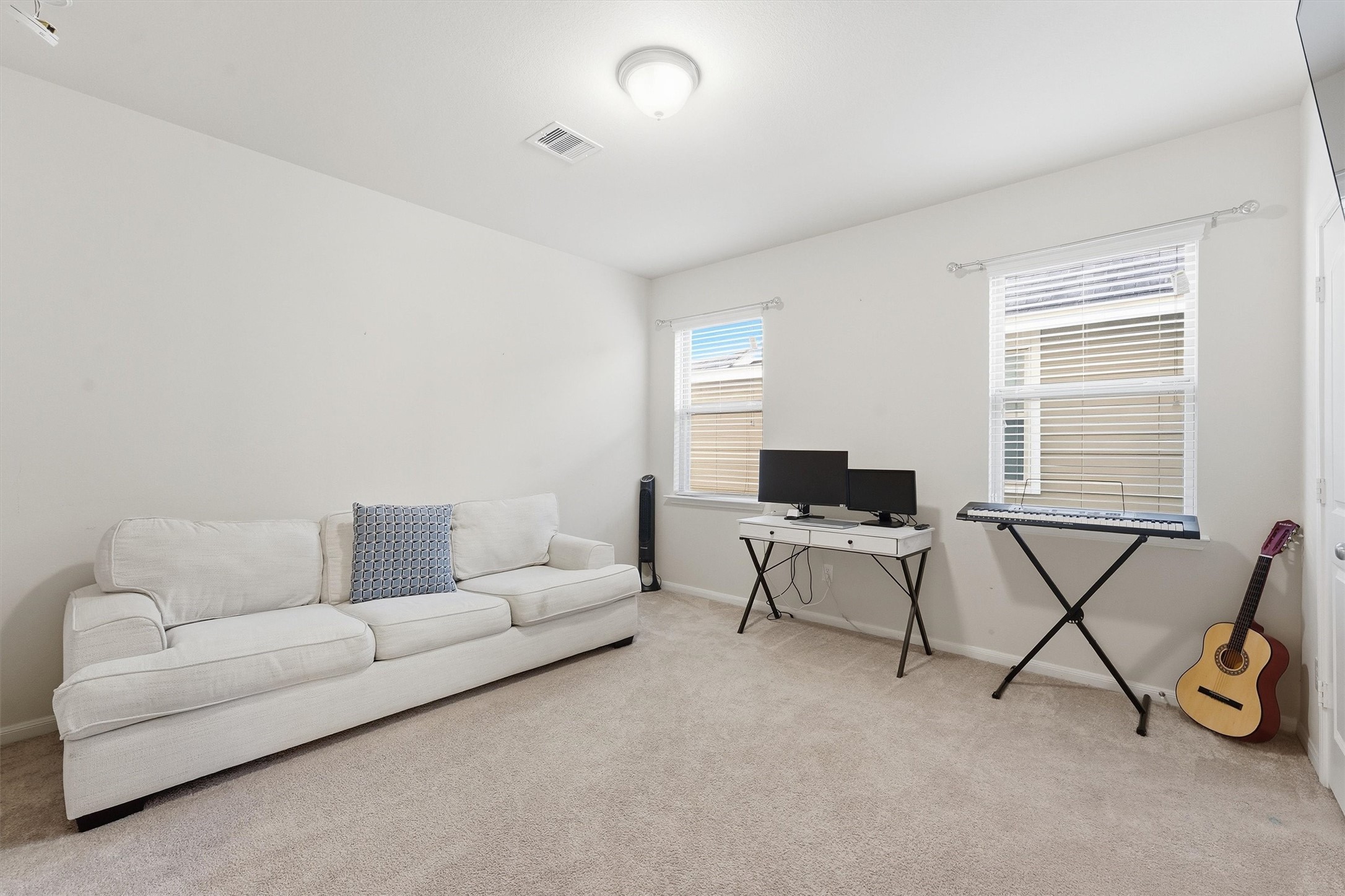 Bonus Room: Office, Den, or Guestroom (1st Floor) Bonus Room: Office, Den, or Guestroom (1st Floor)