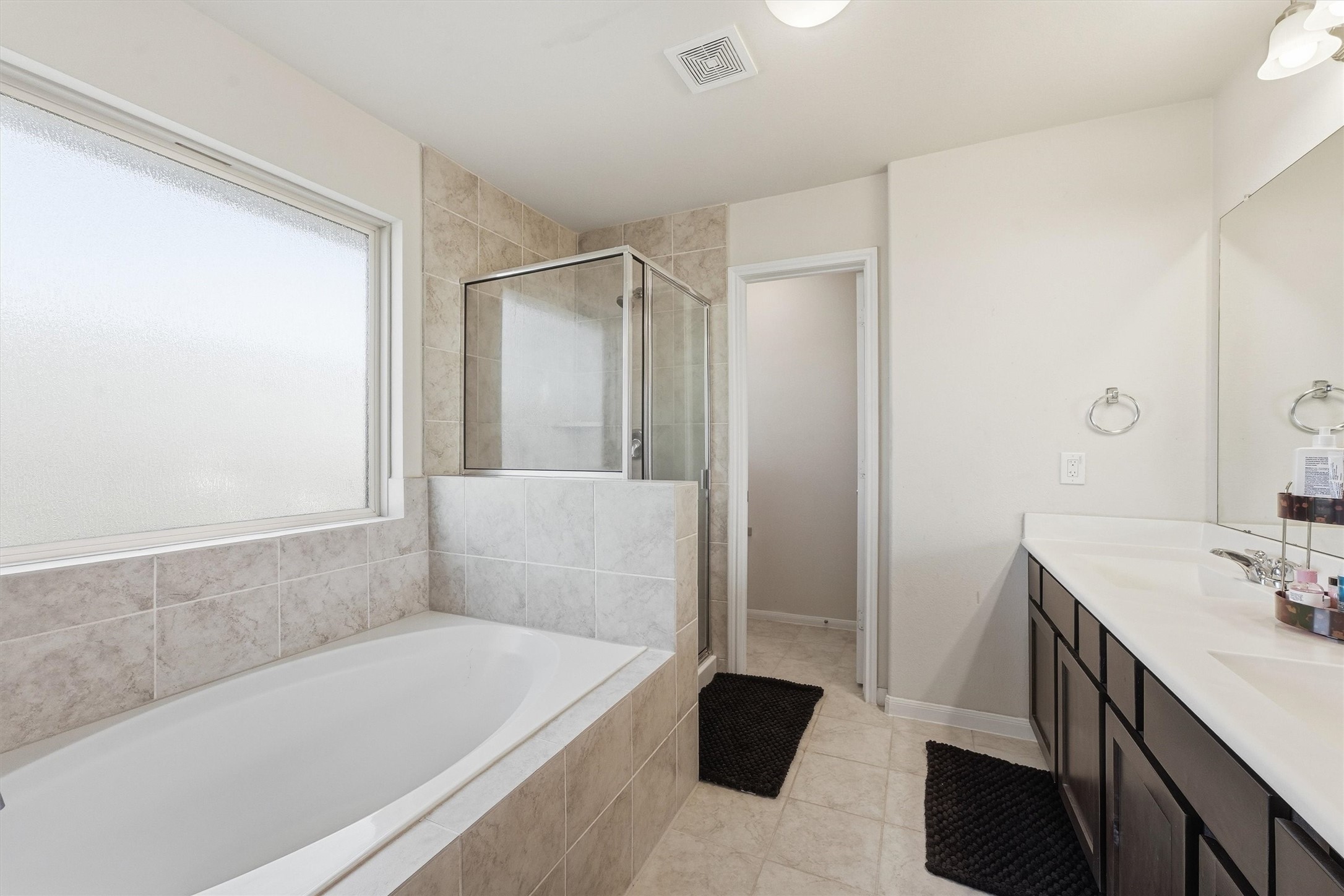 Primary Bathroom Ensuite (2nd Floor)