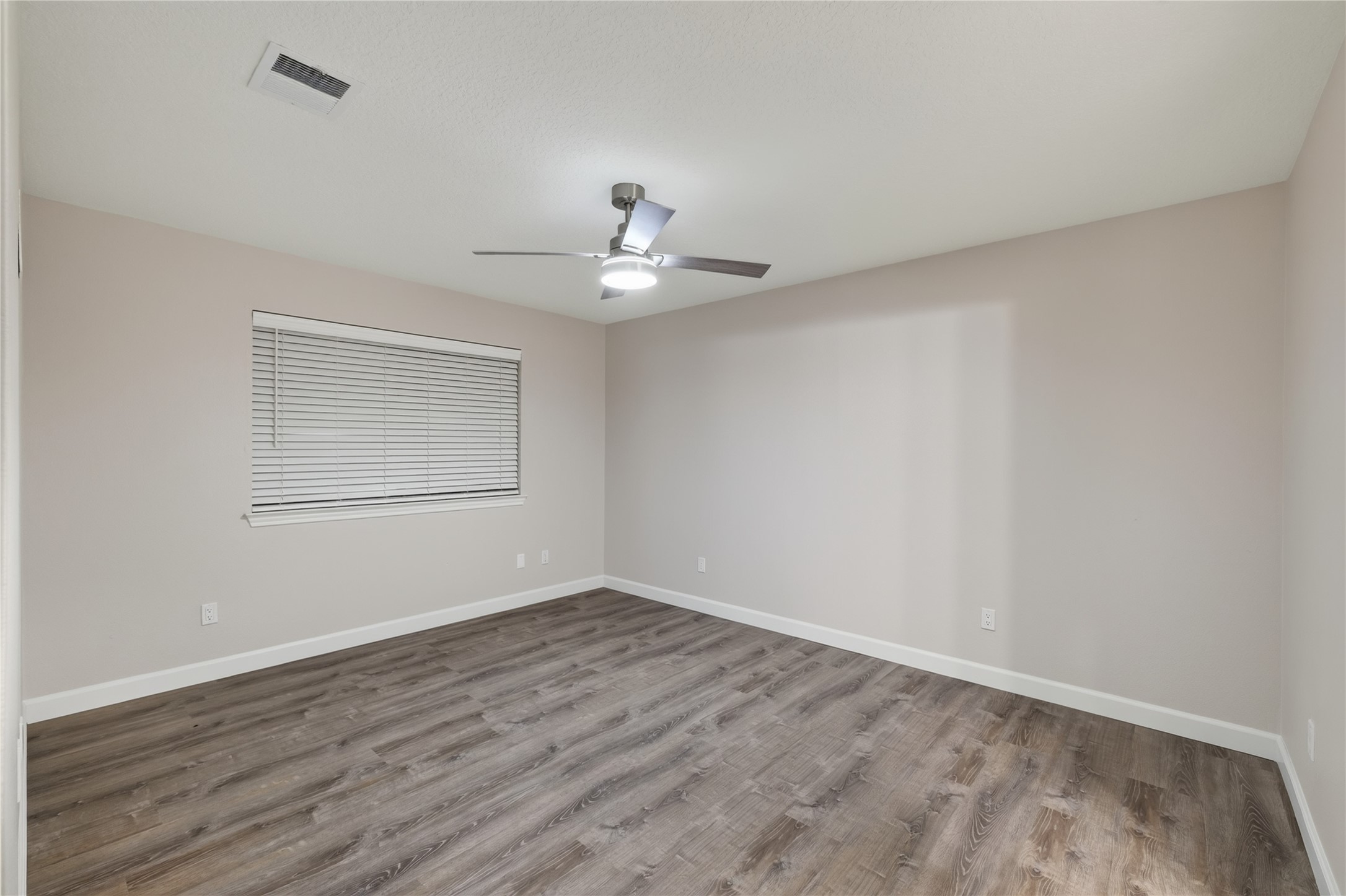 3413 Owens Drive, Dickinson, TX 77539