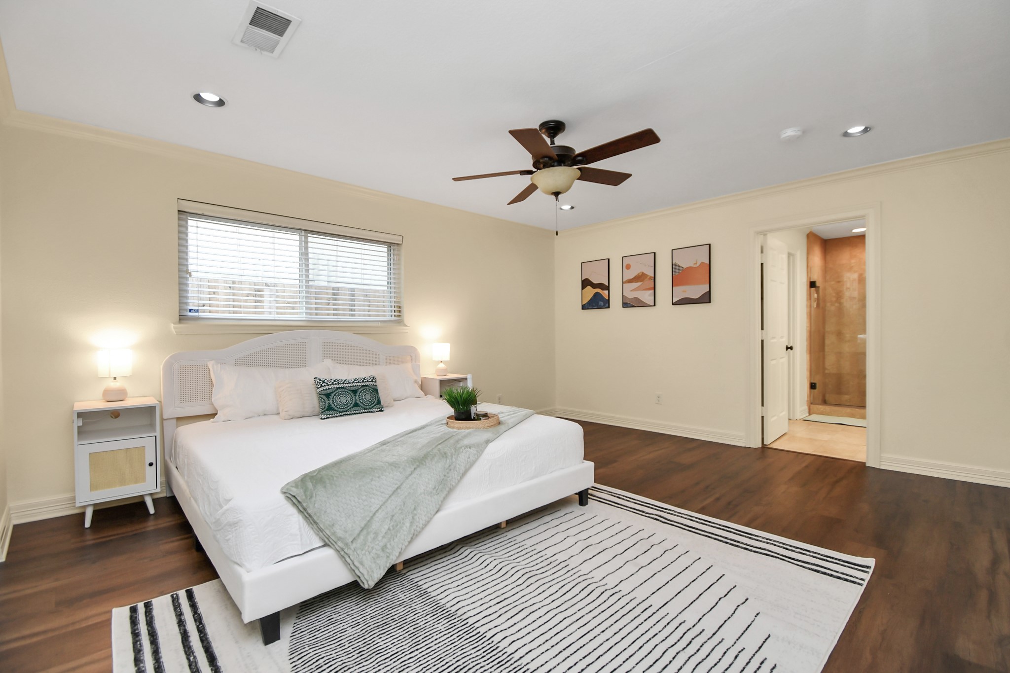 9606 Beverlyhill Street, Houston, TX 77063