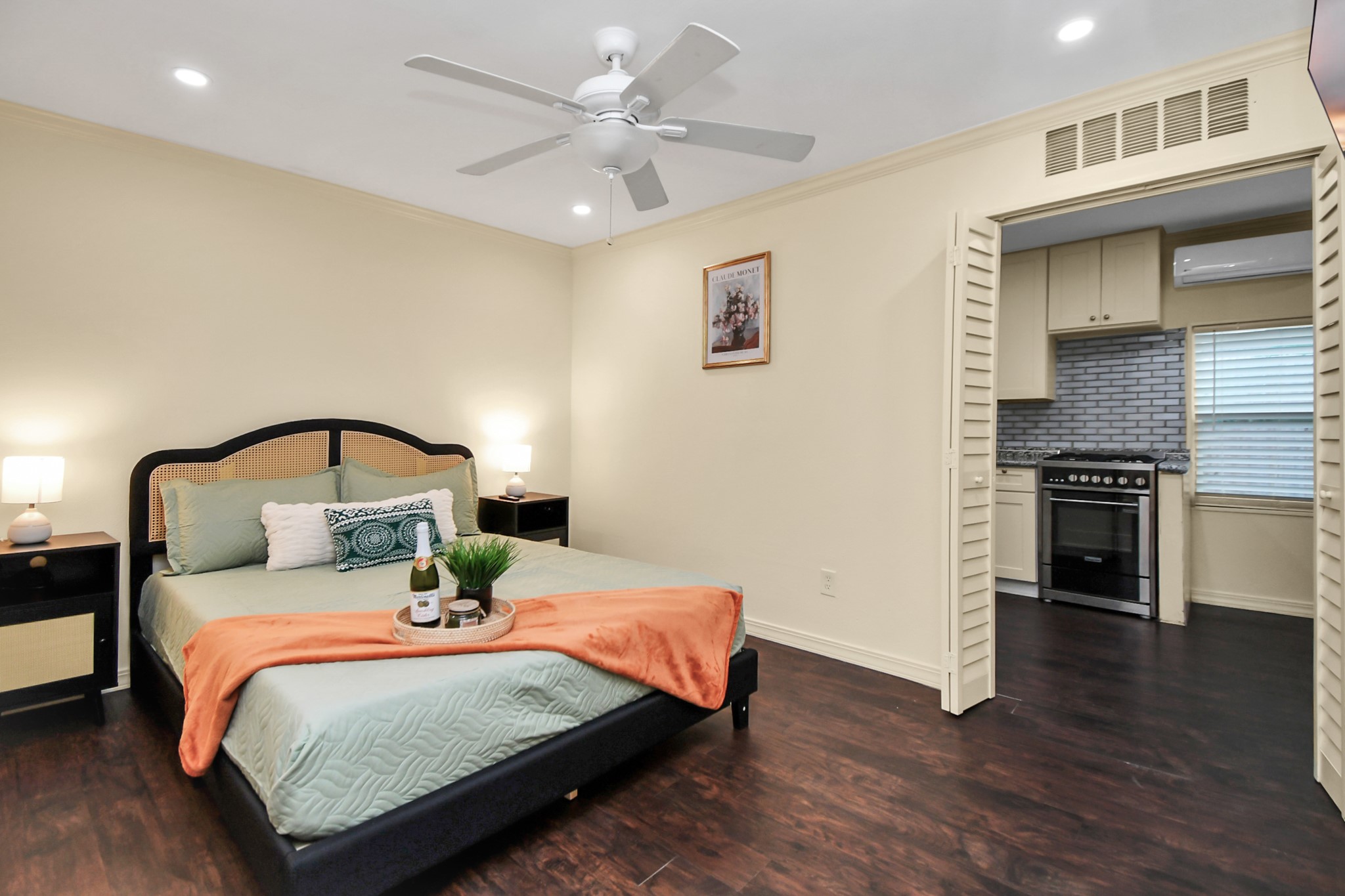 9606 Beverlyhill Street, Houston, TX 77063