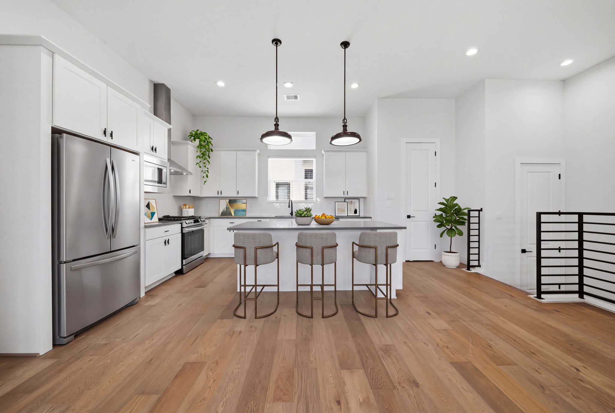 This is 3-story, 3 bed, 3.5 bathroom home is just minutes from downtown Houston. Each bedroom has an attached full bathroom.