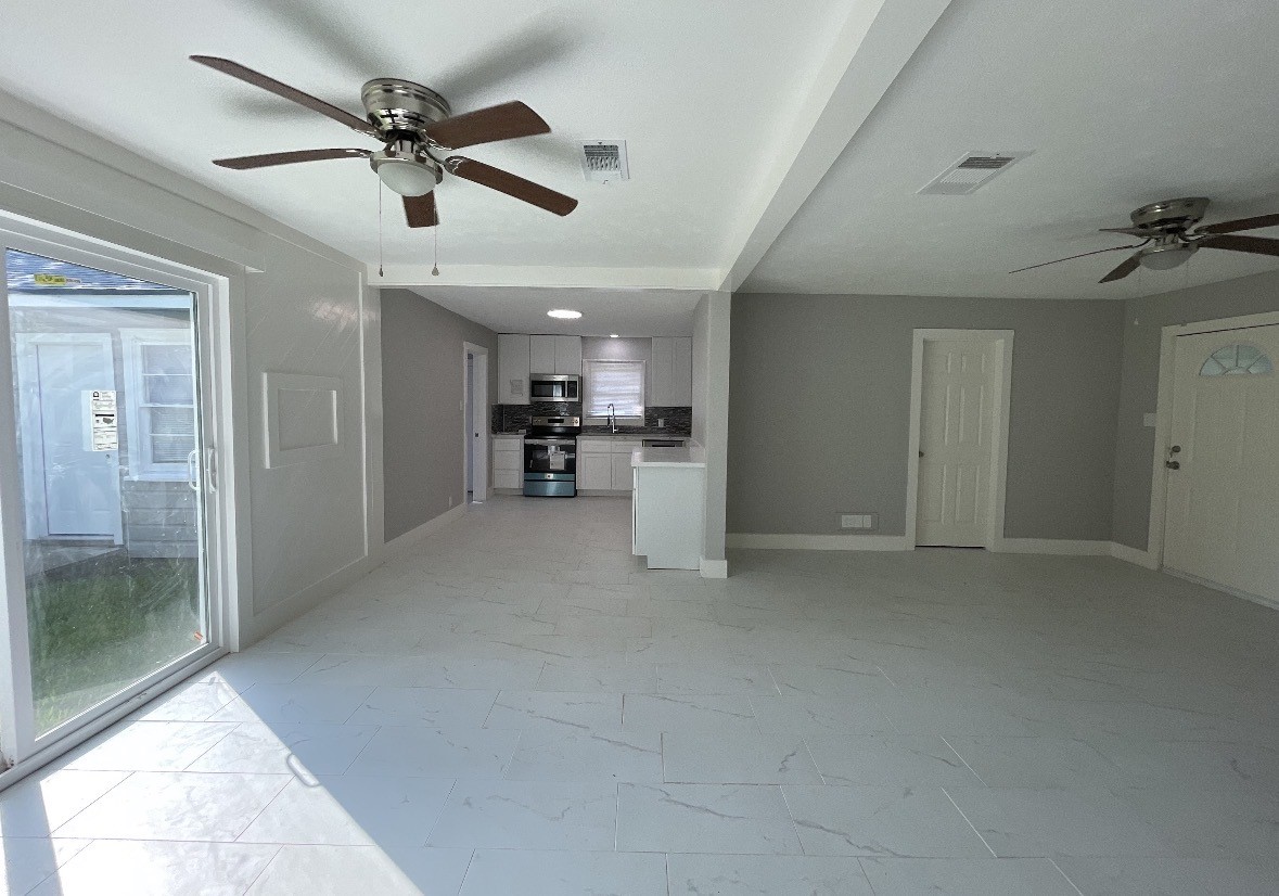 19506 Old Galveston Road, Webster, TX 77598