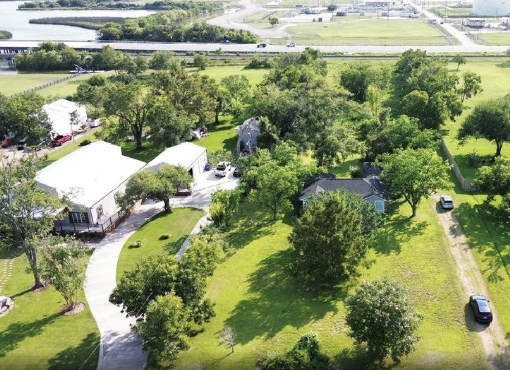 19506 Old Galveston Road, Webster, TX 77598
