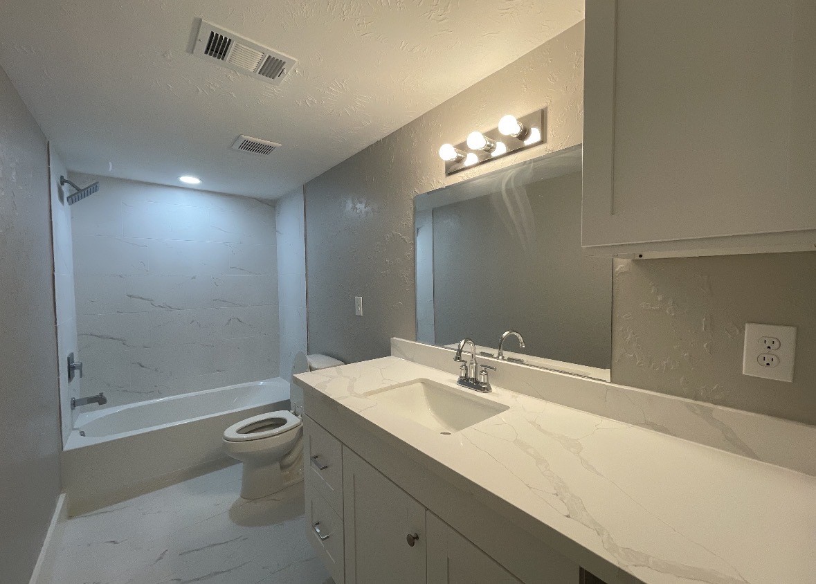19506 Old Galveston Road, Webster, TX 77598