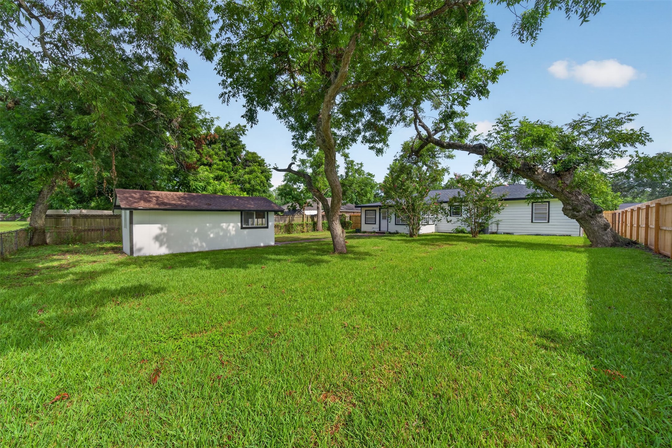 310 Nasturtium Street, Lake Jackson, TX 77566