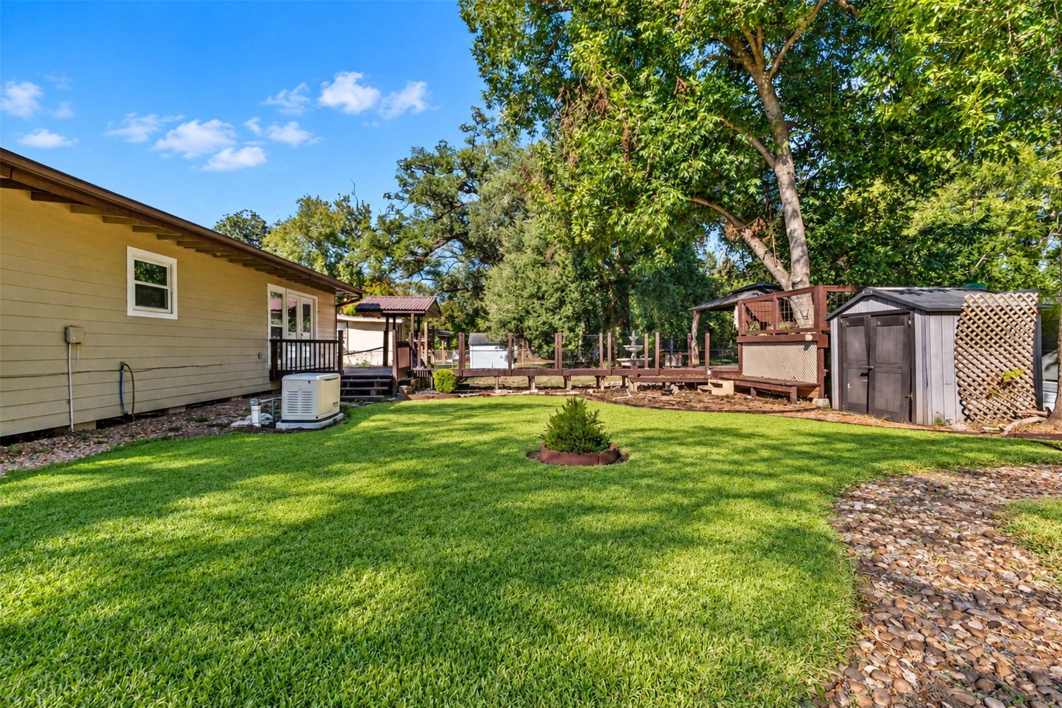 115 Camellia Street, Lake Jackson, TX 77566