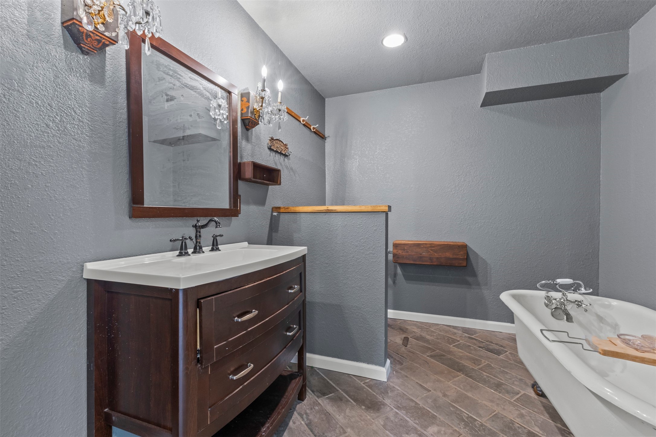 115 Camellia Street, Lake Jackson, TX 77566