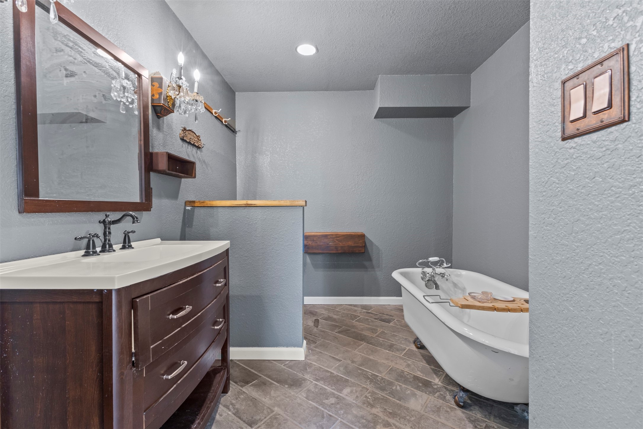 115 Camellia Street, Lake Jackson, TX 77566