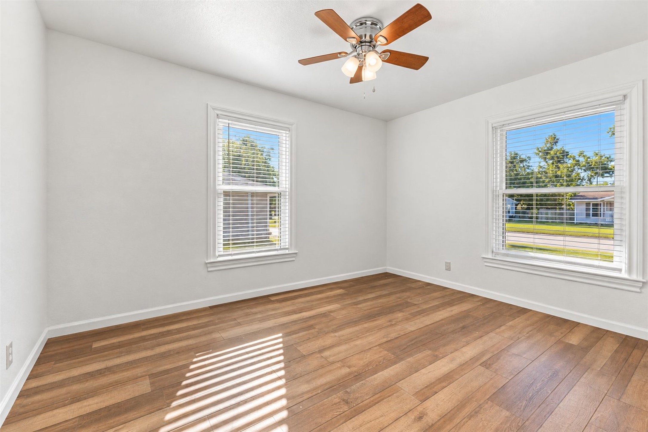 115 Camellia Street, Lake Jackson, TX 77566