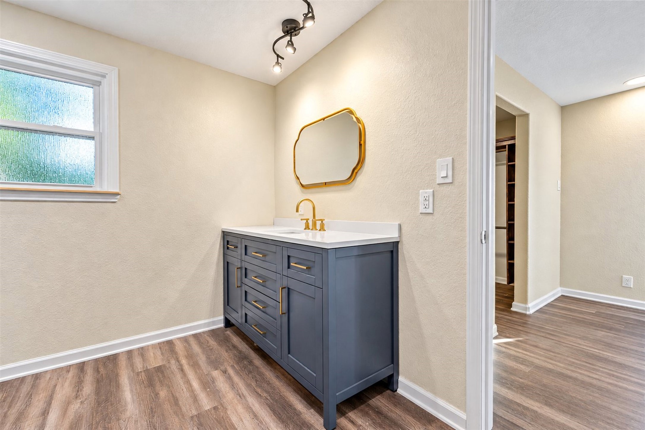 115 Camellia Street, Lake Jackson, TX 77566