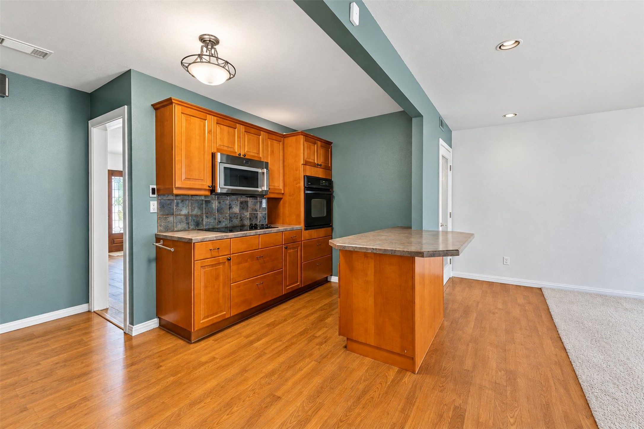 115 Camellia Street, Lake Jackson, TX 77566