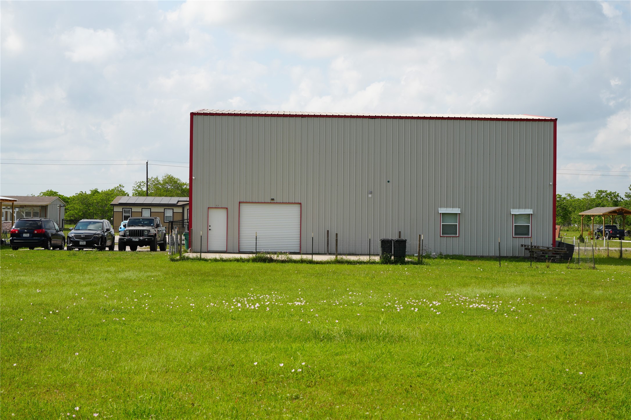 8417 Los Robles Avenue, Alvin, TX 77511