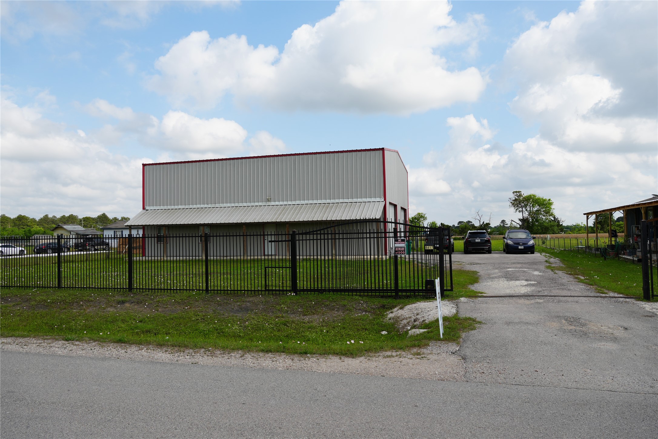 8417 Los Robles Avenue, Alvin, TX 77511