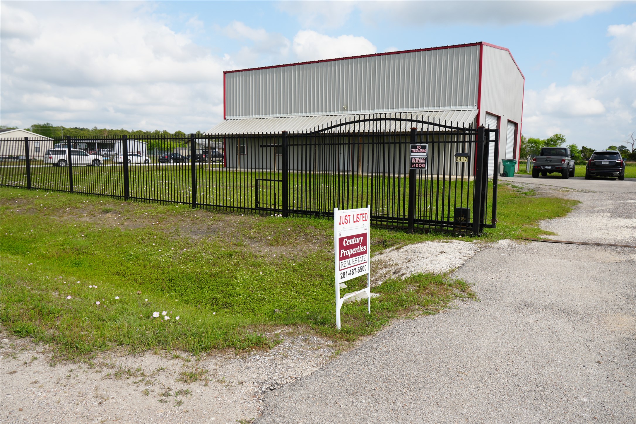 8417 Los Robles Avenue, Alvin, TX 77511