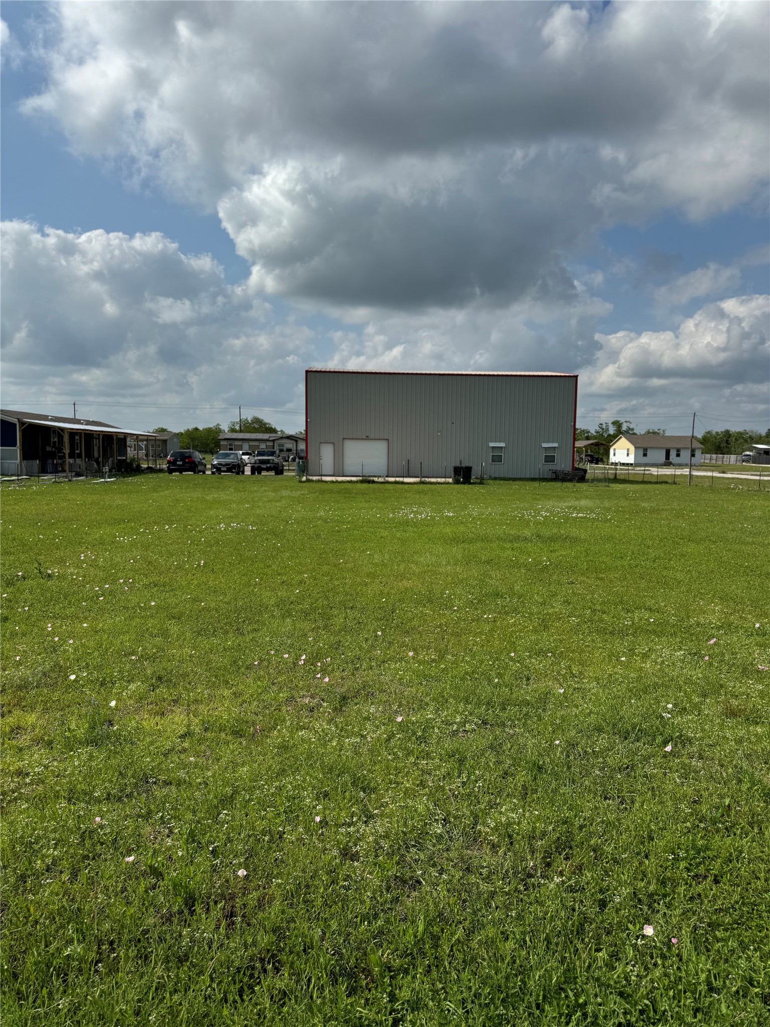 8417 Los Robles Avenue, Alvin, TX 77511