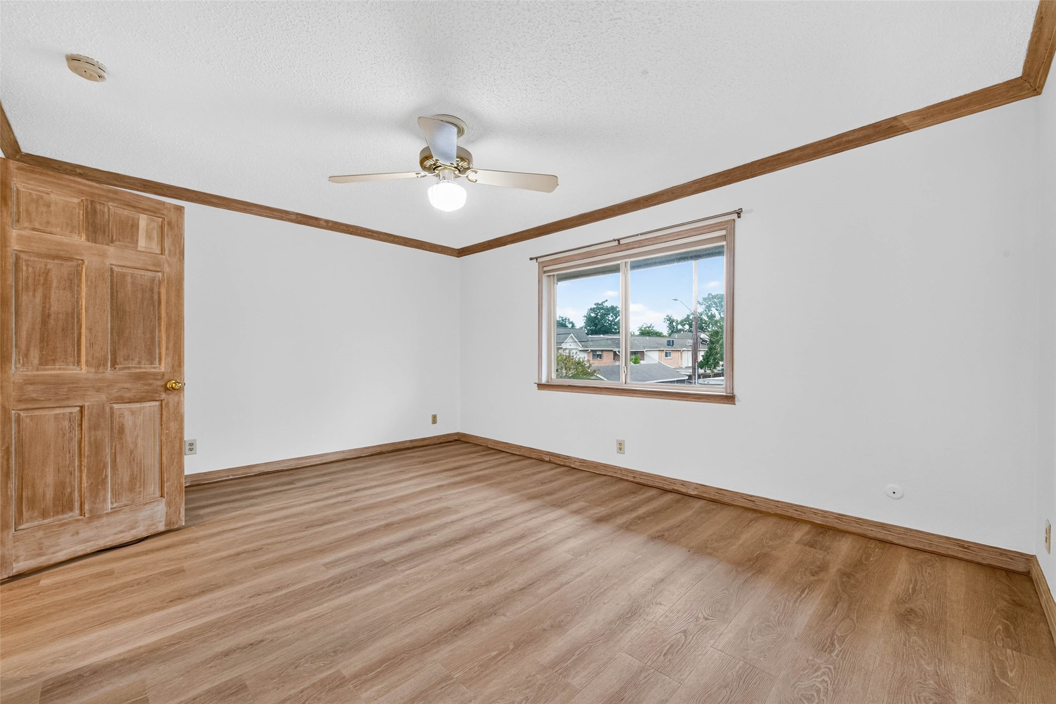 674 S Ripple Creek Drive, Houston, TX 77057