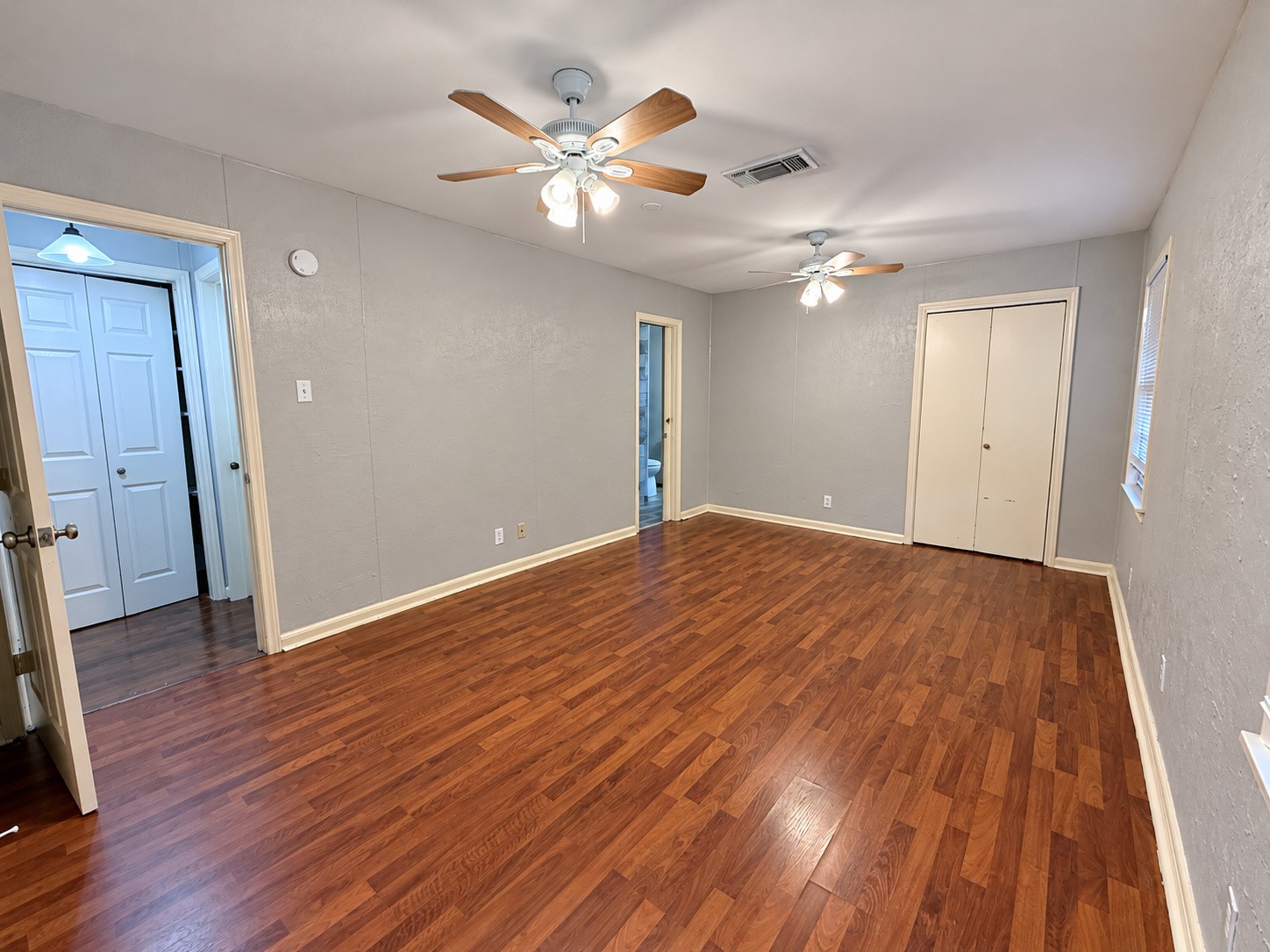 2604 S Houston Drive, La Marque, TX 77568