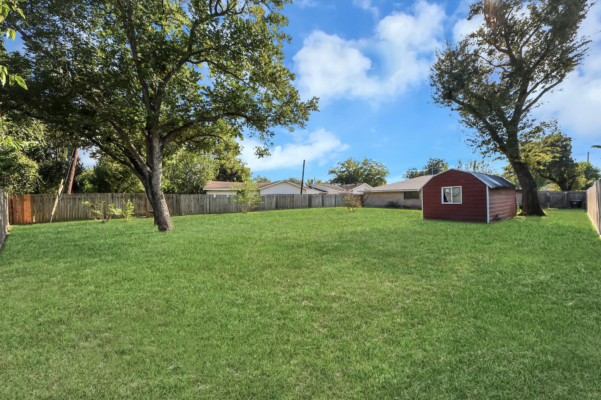 5710 Saxon Drive, Houston, TX 77092