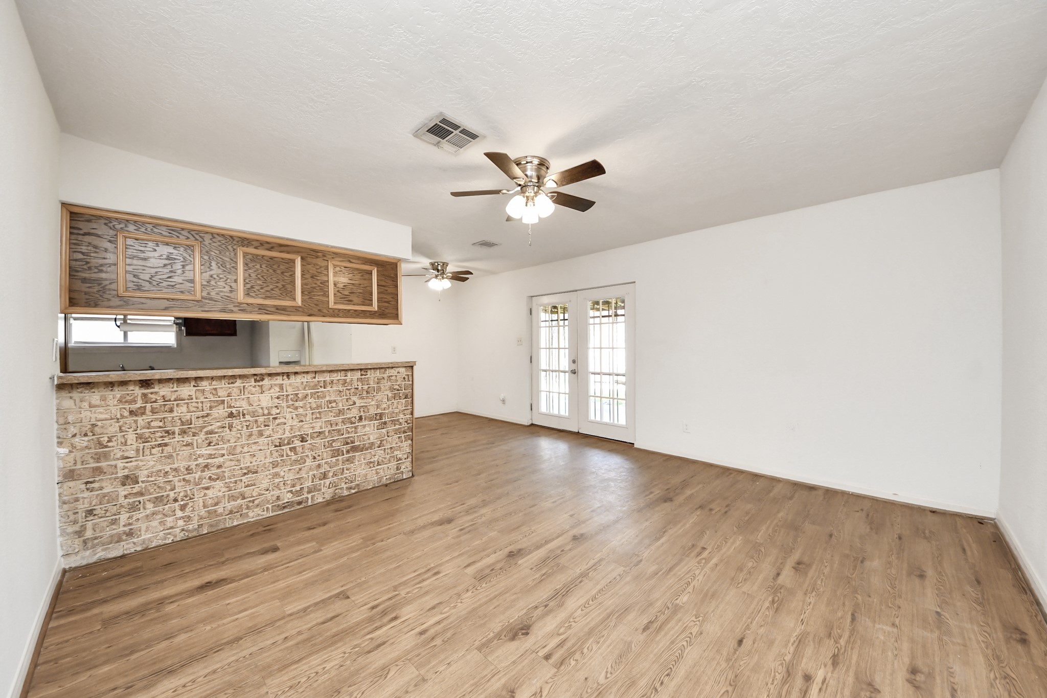 5710 Saxon Drive, Houston, TX 77092 5710 Saxon Drive, Houston, TX 77092