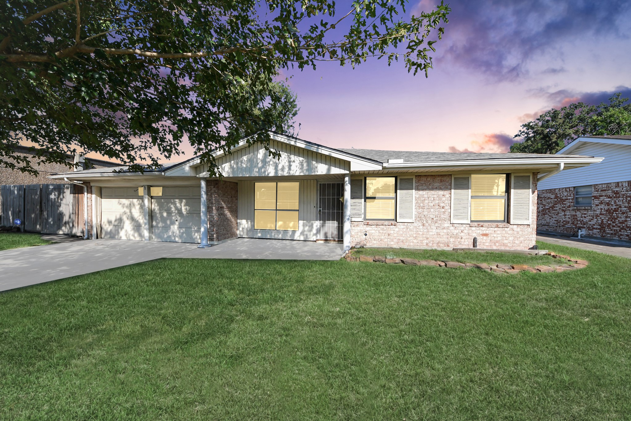 5710 Saxon Drive, Houston, TX 77092