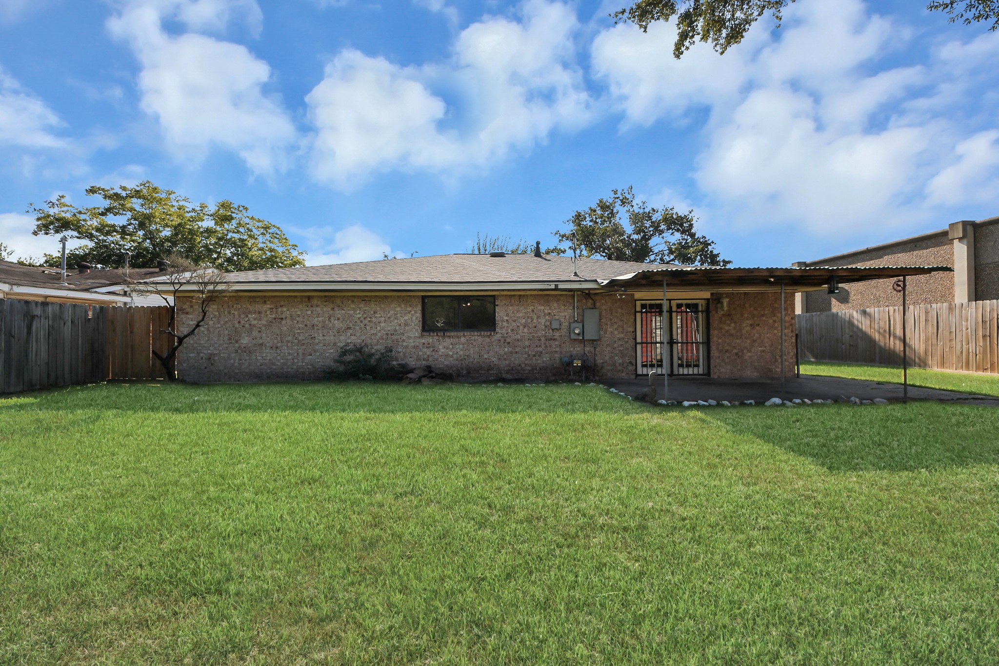 5710 Saxon Drive, Houston, TX 77092